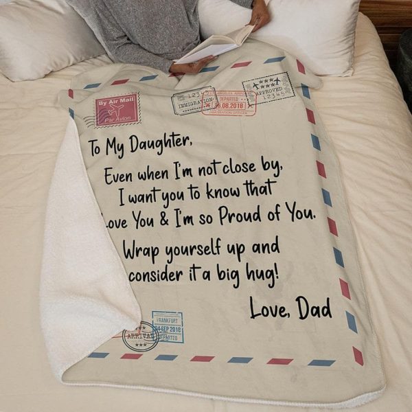 Dad Gift For Daughter I Love You And I'm So Proud Of You Fleece Blanke - Image 2